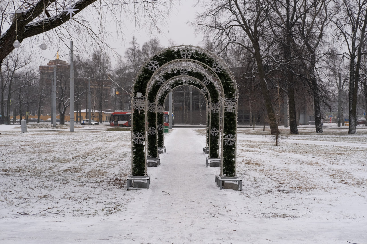 Стародеревенский сквер. Фото: «Бумага»