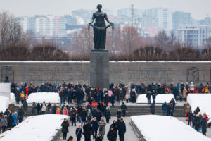 Салют, факелы, инсталляции. Дату освобождения от блокады в 2025 году город отмечает с размахом